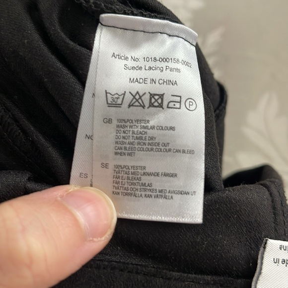 Black suede leggings with lace up detail - Picture 4 of 4